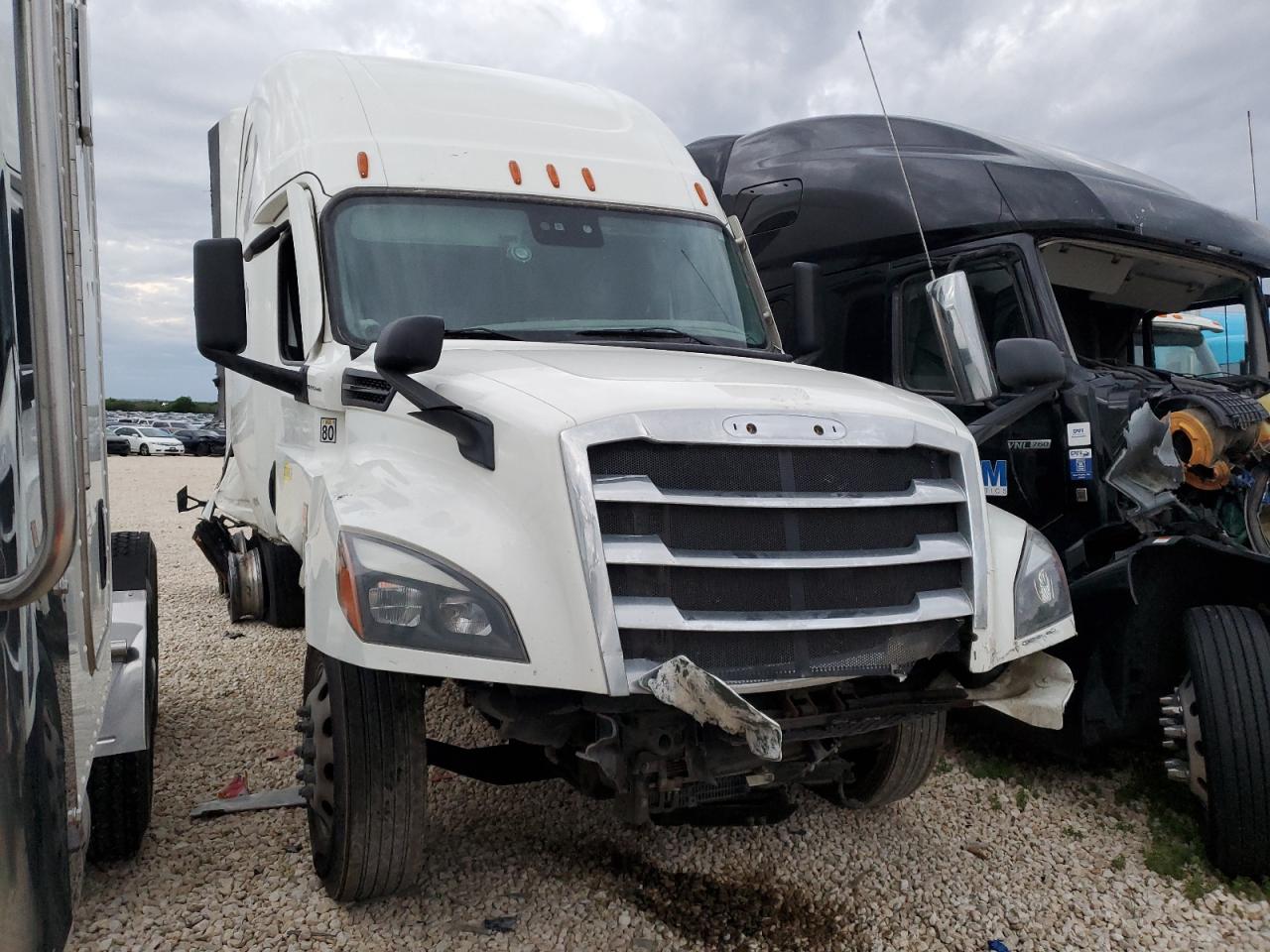 2020 Freightliner Cascadia 126 Semi Truck for Sale in San Antonio, TX - All Over