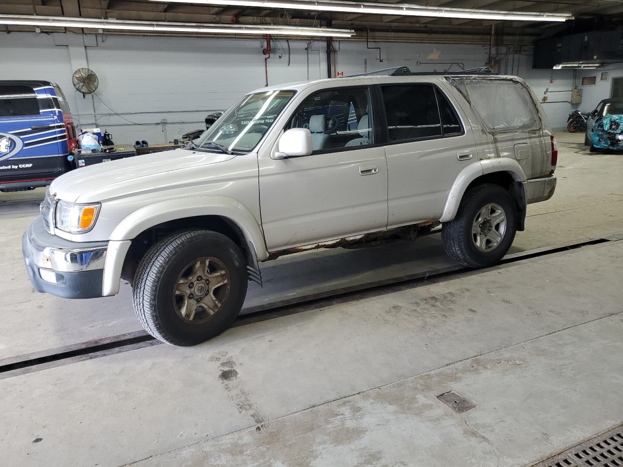 Wheeling, IL에서 판매 중인 2000 Toyota 4Runner Sr5 - Partial Repair