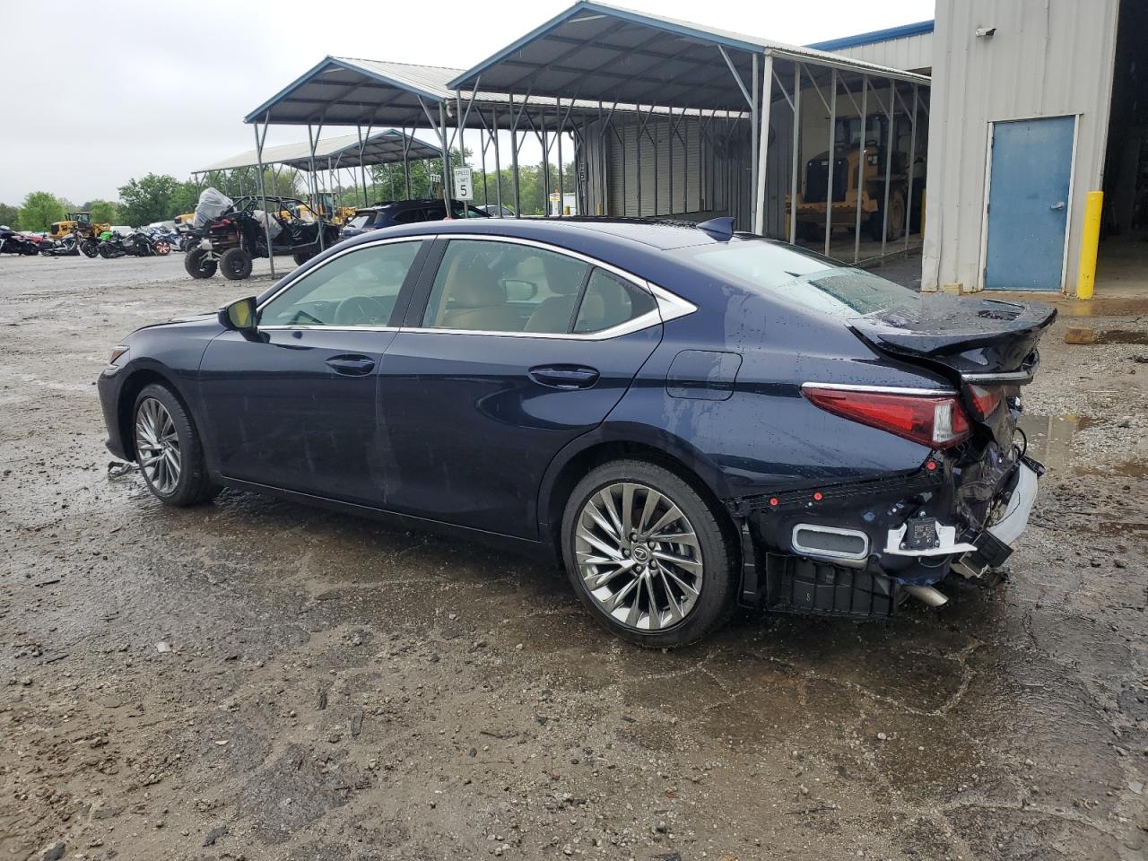 2024 Lexus ES - Image 2