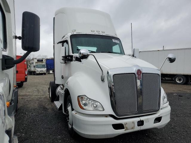 2014 Kenworth T680 Semi Truck