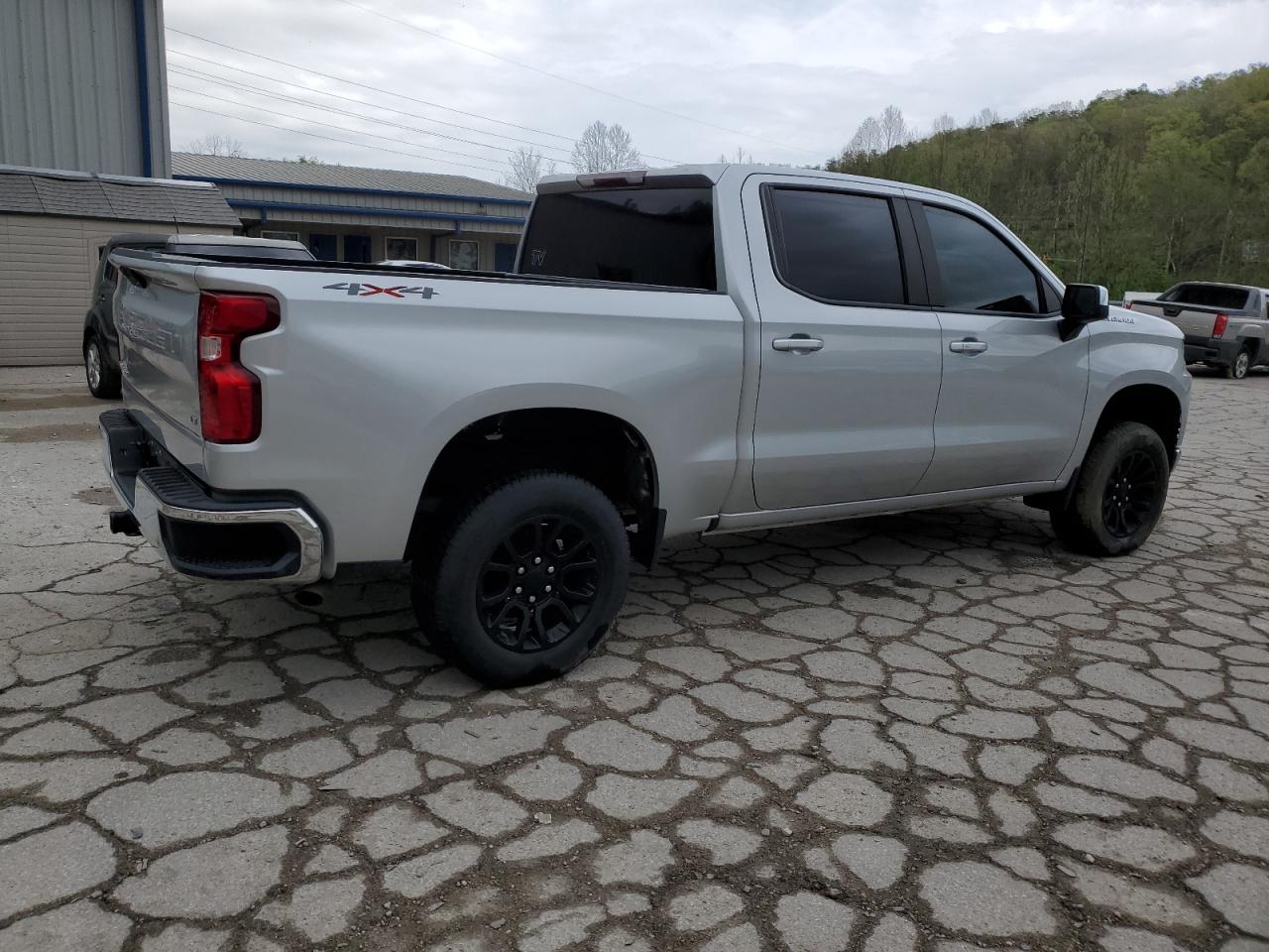 2020 Chevrolet Silverado - Image 3