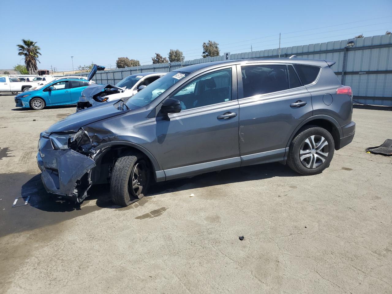 Martinez, CA에서 판매 중인 2018 Toyota Rav4 Le - Front End