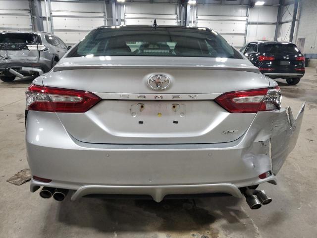  TOYOTA CAMRY 2018 Серебристый