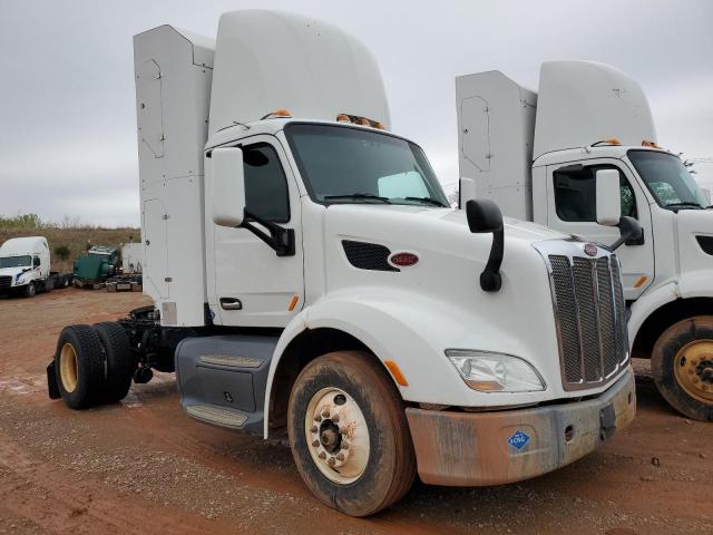 2017 Peterbilt 579 Semi Truck
