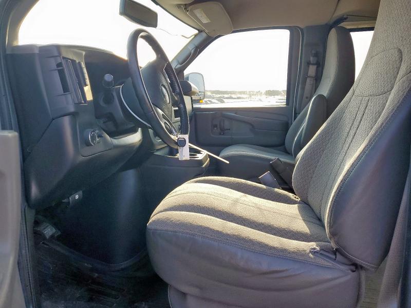  GMC SAVANA 2012 Белый