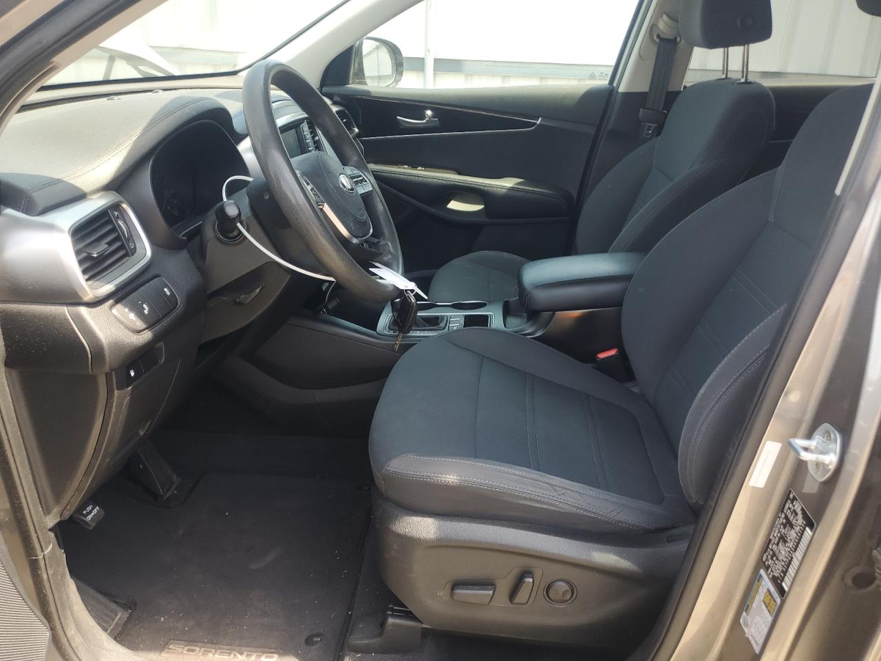 2019 Kia Sorento Lx VIN: 5XYPG4A5XKG491556 Lot: 44026655
