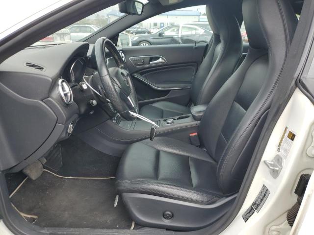 Sedans MERCEDES-BENZ CLA-CLASS 2014 Biały