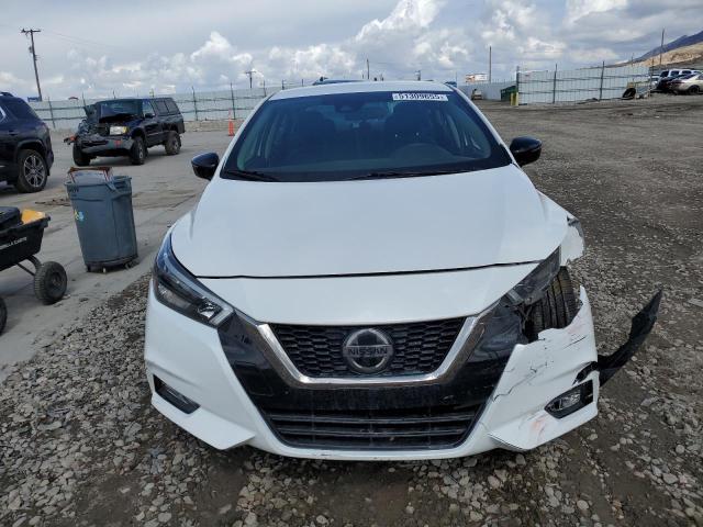  NISSAN VERSA 2021 Biały