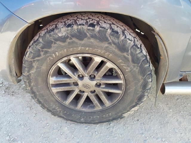 2011 TOYOTA HILUX INVI