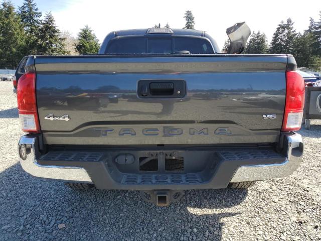 Pickups TOYOTA TACOMA 2017 Szary