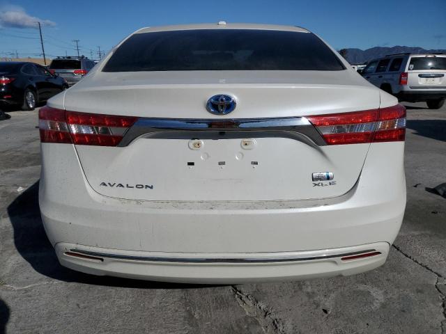 Sedans TOYOTA AVALON 2015 White