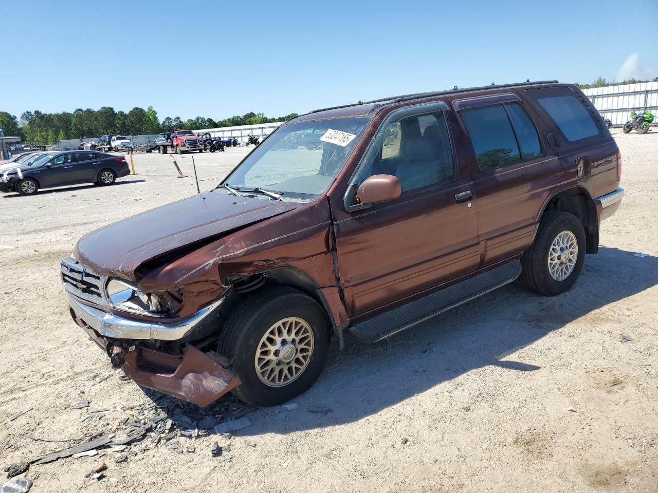 1997 Nissan Pathfinder Xe for Sale in Harleyville, SC - Front End