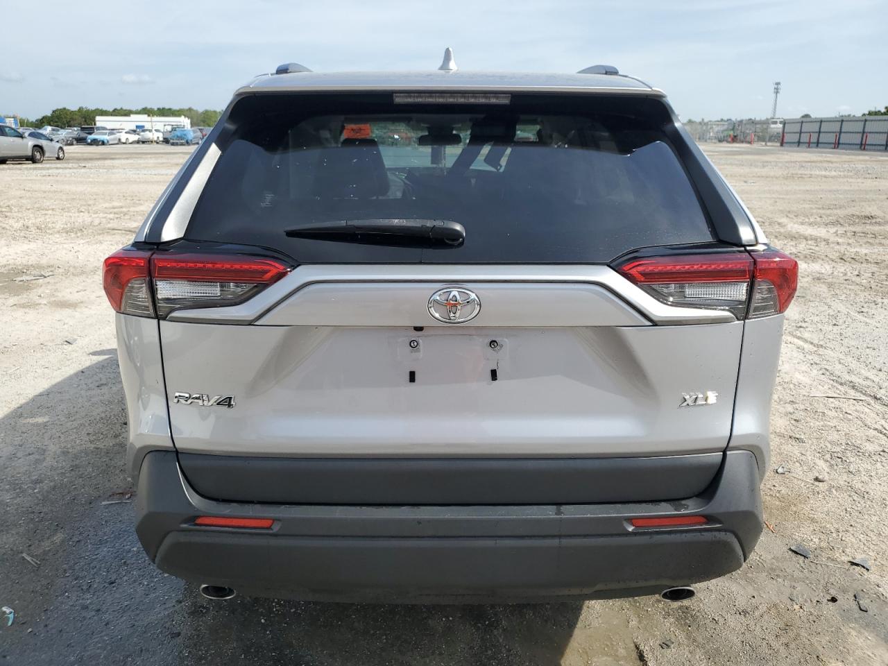 2021 Toyota Rav4 Xle Premium VIN: JTMC1RFV4MD080404 Lot: 54201265