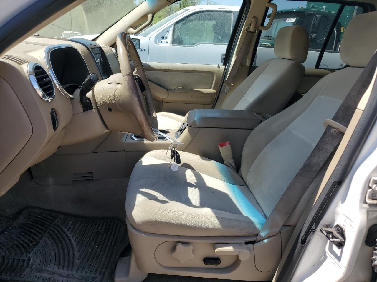 2008 Ford Explorer Xlt VIN: 1FMEU73E38UA38283 Lot: 51651715