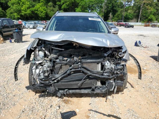  NISSAN ROGUE 2017 Серебристый