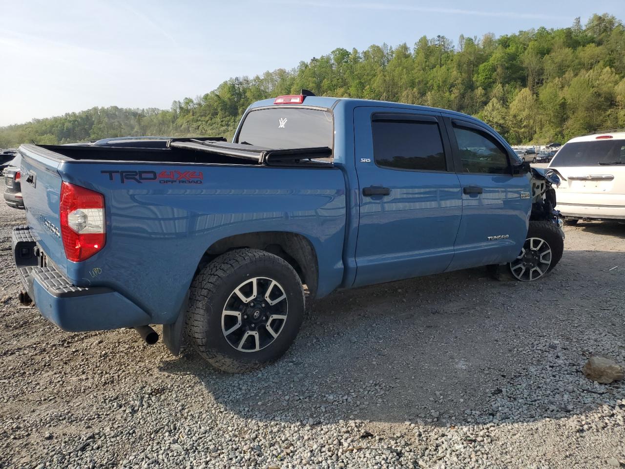 2020 Toyota Tundra Crewmax Sr5 VIN: 5TFDY5F15LX895682 Lot: 53476415