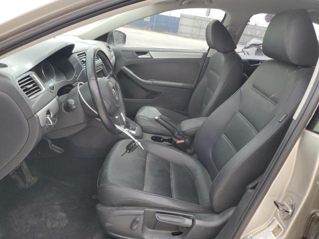 Sedans VOLKSWAGEN JETTA 2013 tan