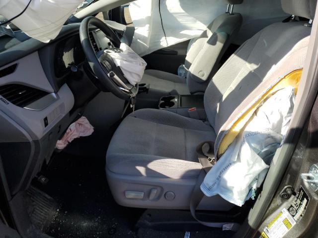 2016 TOYOTA SIENNA LE