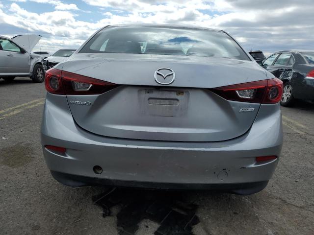  MAZDA 3 2016 Серебристый
