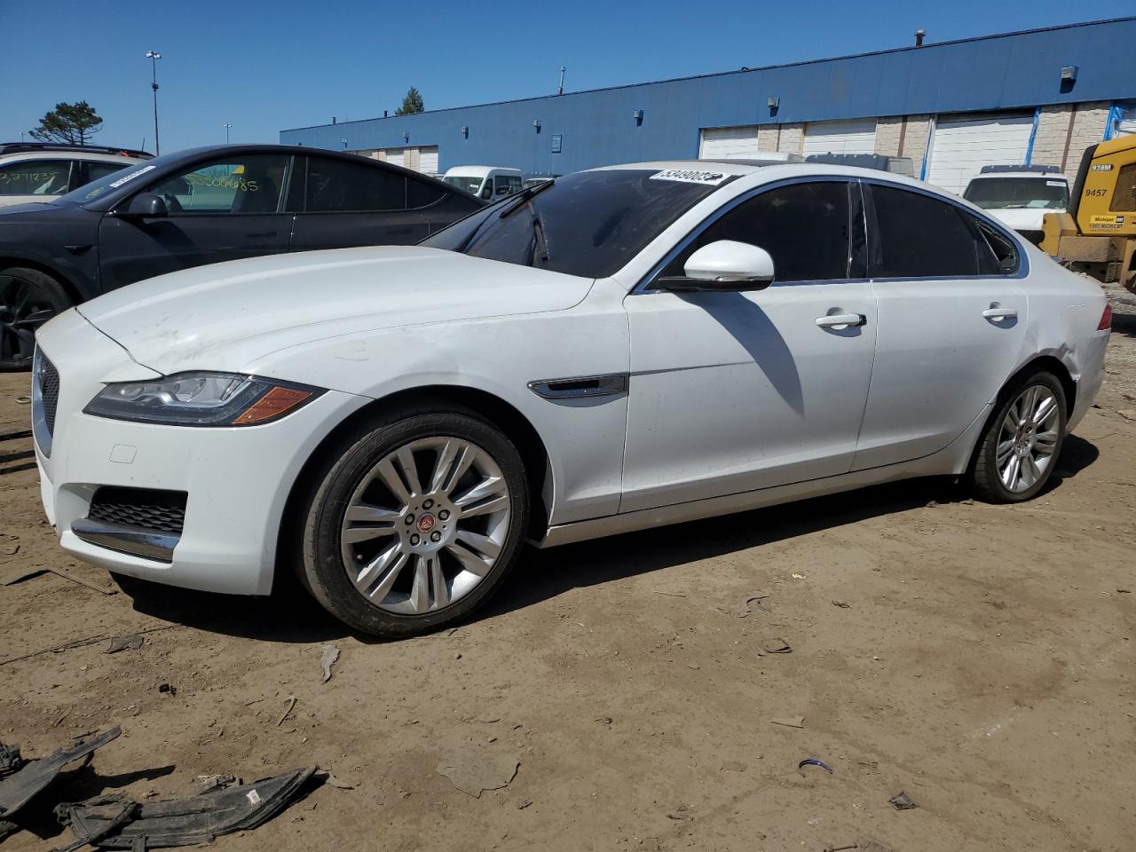 2017 Jaguar Xf Premium for Sale in Woodhaven, MI - Front End