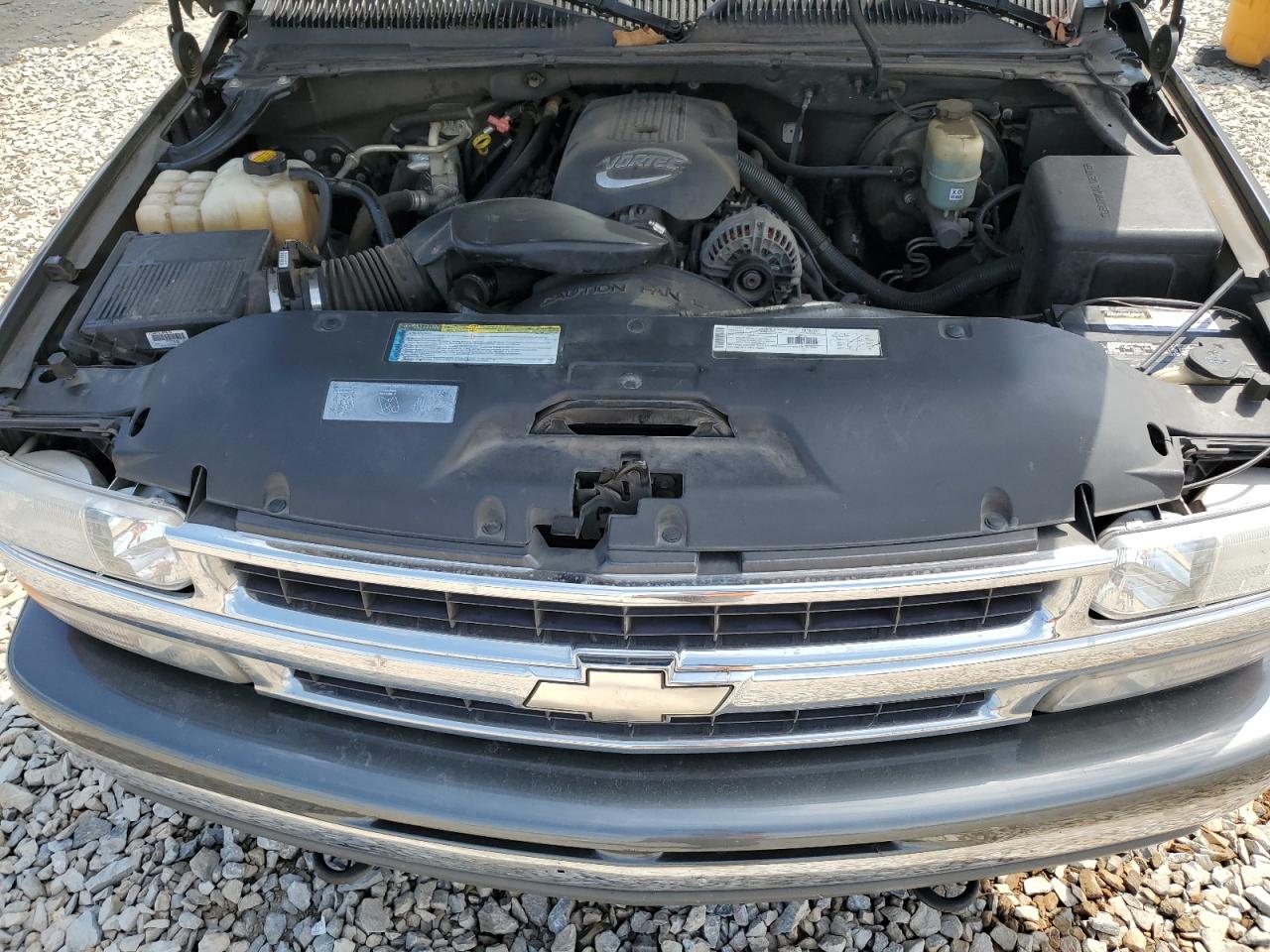 2001 Chevrolet Suburban C1500 VIN: 3GNEC16T11G137294 Lot: 53555015