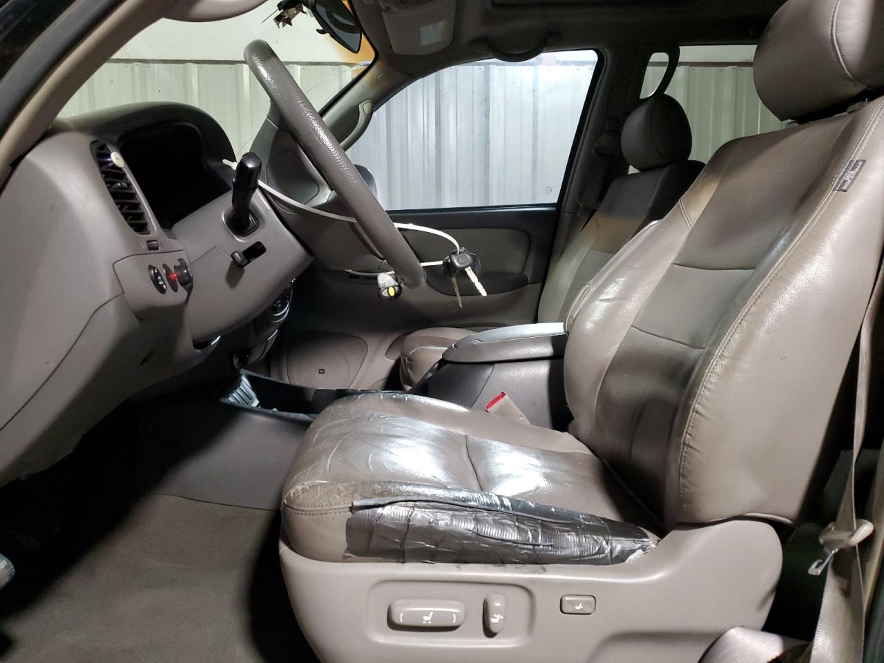 2005 Toyota Sequoia Sr5 VIN: 5TDZT34A05S256162 Lot: 52143995