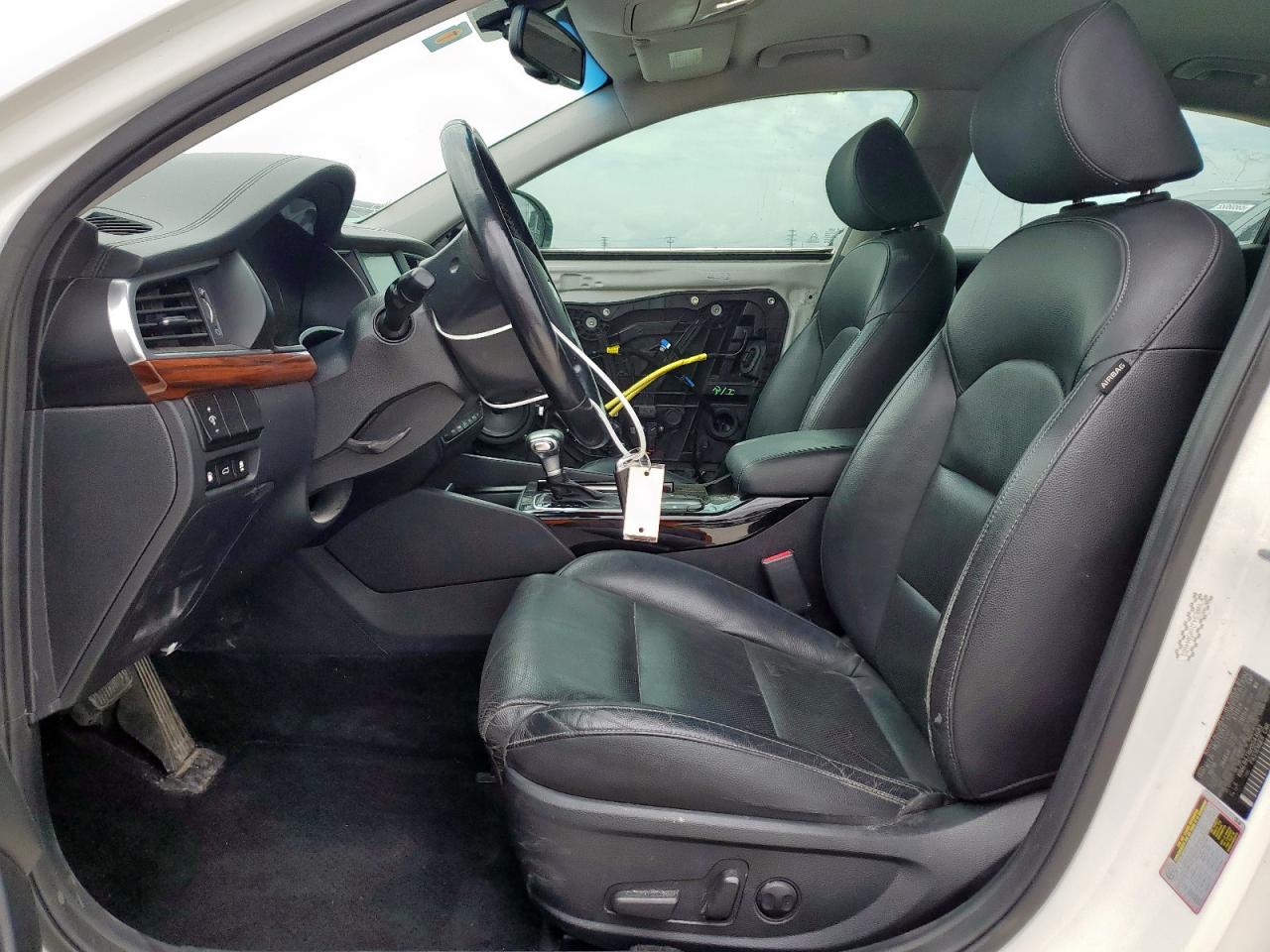 2017 Kia Cadenza Premium VIN: KNALB4J16H5044683 Lot: 54853995