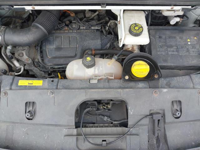 2015 VAUXHALL VIVARO 270