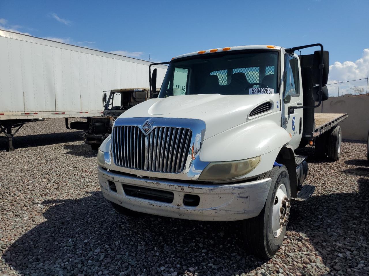 2004 International 4300 Flatbed Truck zu verkaufen in Phoenix, AZ - Rear End