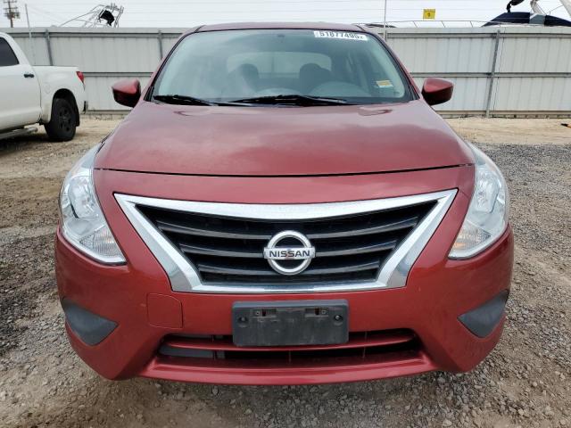  NISSAN VERSA 2018 Червоний