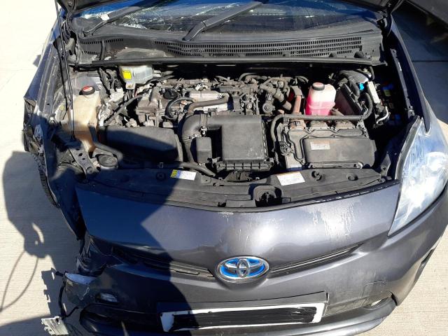 2015 TOYOTA PRIUS T3 V
