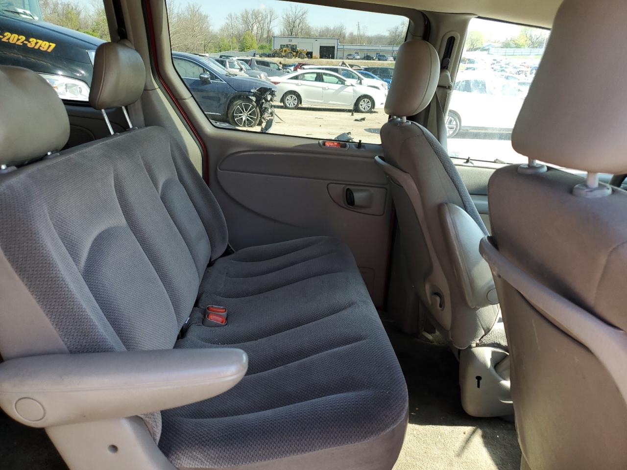2002 Dodge Caravan Se VIN: 1B8GP25322B735249 Lot: 52418915