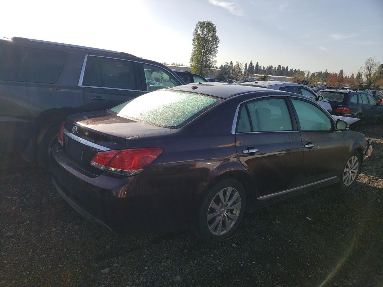 2012 Toyota Avalon - Image 3