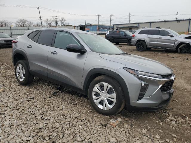  CHEVROLET TRAX 2024 Серый