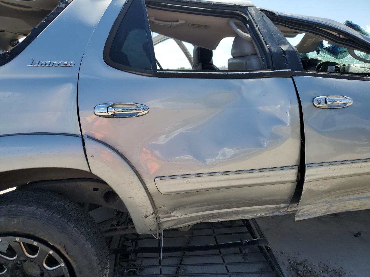 2002 Toyota Sequoia Limited VIN: 5TDBT48A92S117919 Lot: 54237855