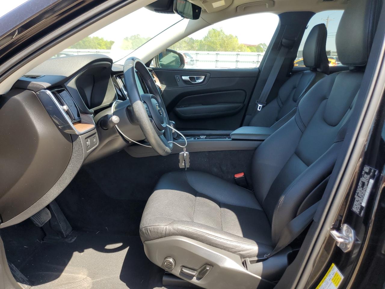 2021 Volvo Xc60 T5 Momentum VIN: YV4102DK4M1803399 Lot: 53059615