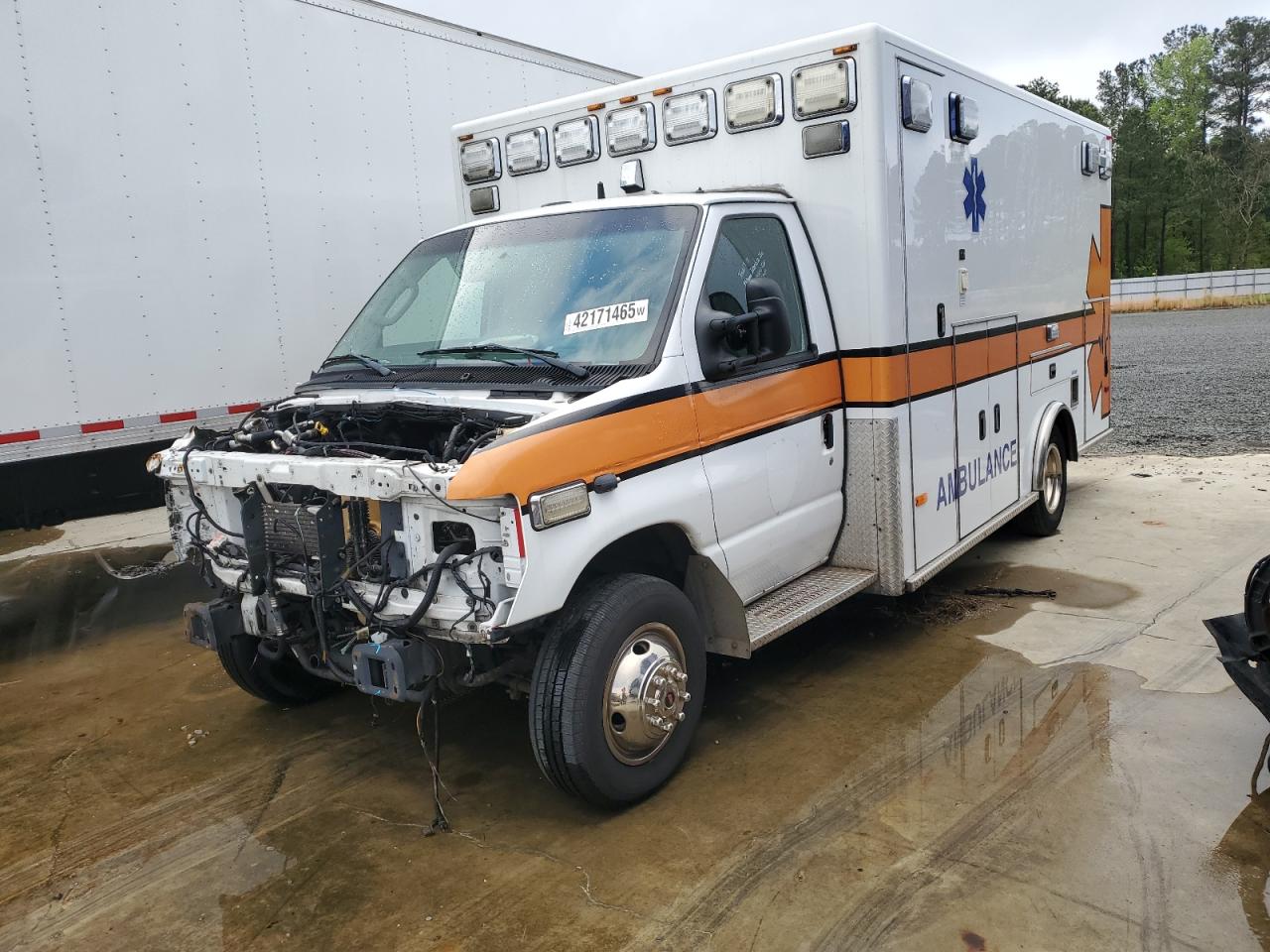 2016 Ford Econoline E450 Super Duty Cutaway Van for Sale in Lumberton, NC - Front End