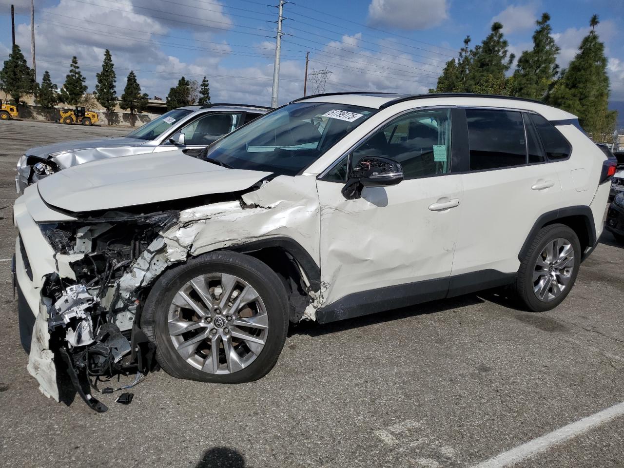 2021 Toyota Rav4 Xle Premium იყიდება Rancho Cucamonga-ში, CA - All Over