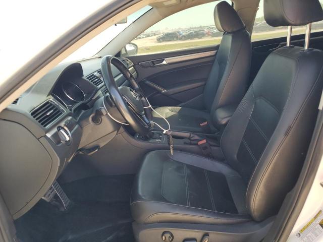  VOLKSWAGEN PASSAT 2018 Biały