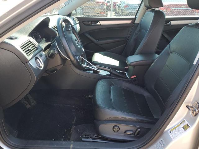 Sedans VOLKSWAGEN PASSAT 2012 Srebrny