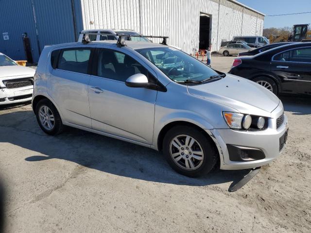 Hatchbacks CHEVROLET SONIC 2014 Srebrny