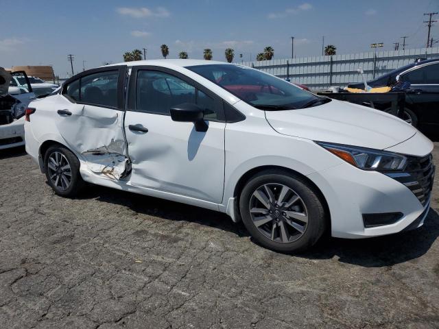  NISSAN VERSA 2023 Білий