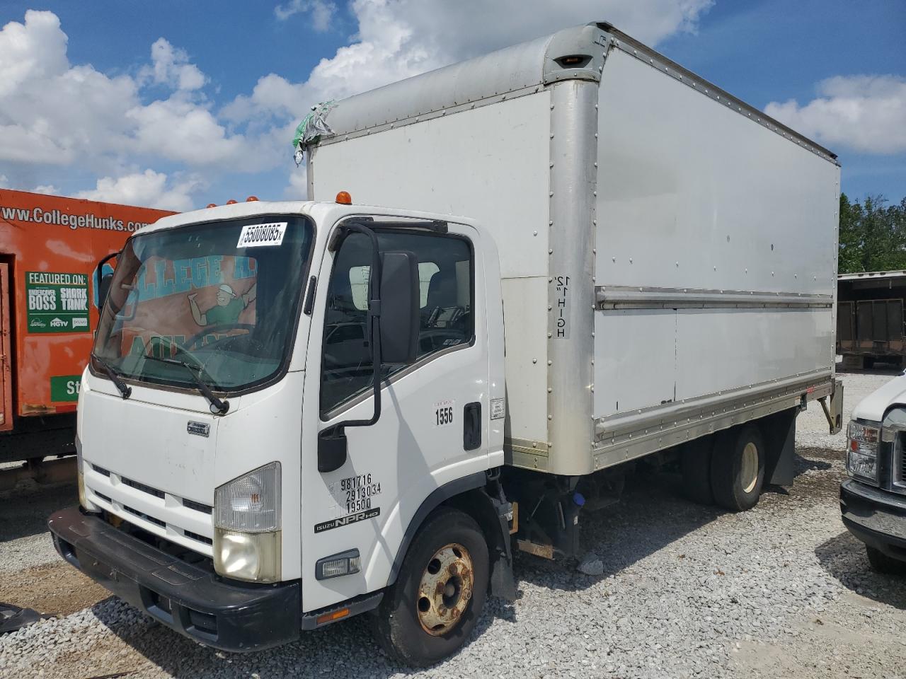 Loganville, GA에서 판매 중인 2013 Isuzu Npr Hd - Minor Dent/Scratches