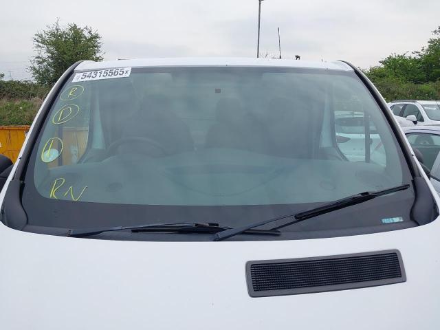 2013 VAUXHALL VIVARO 270