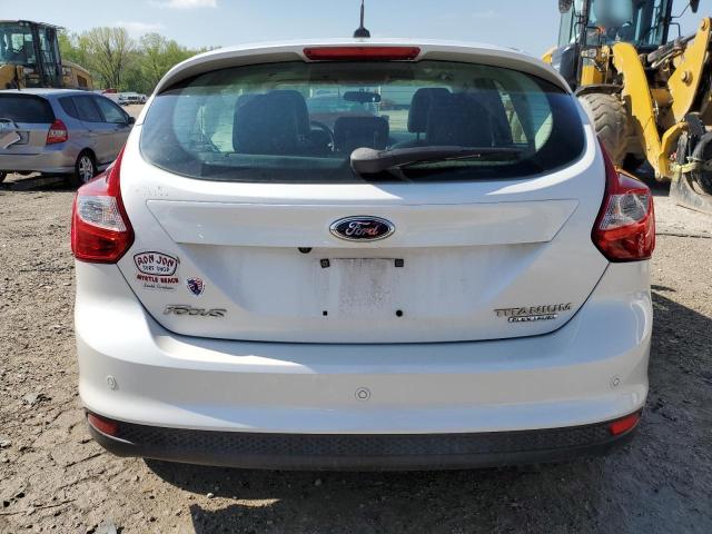  FORD FOCUS 2013 Белый