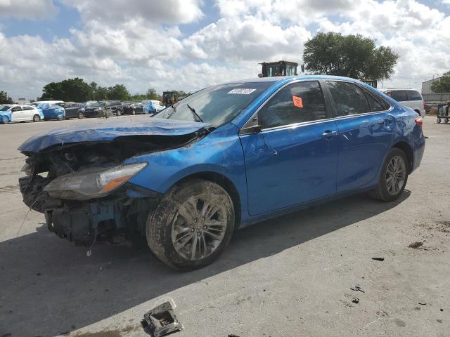  TOYOTA CAMRY 2017 Granatowy
