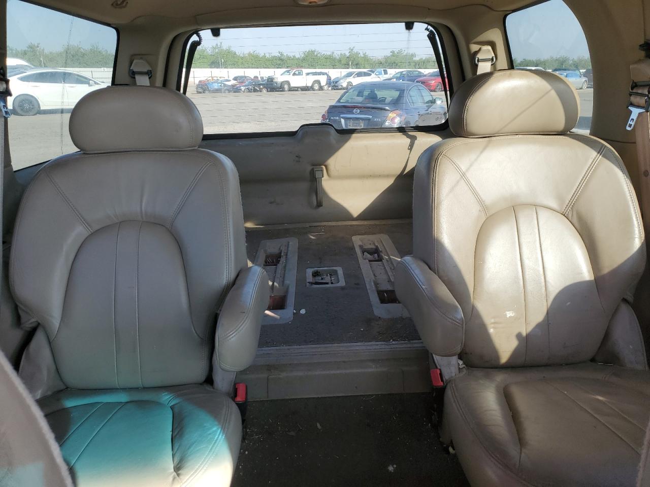 2000 Ford Expedition Eddie Bauer VIN: 1FMPU18L1YLB89819 Lot: 55263485