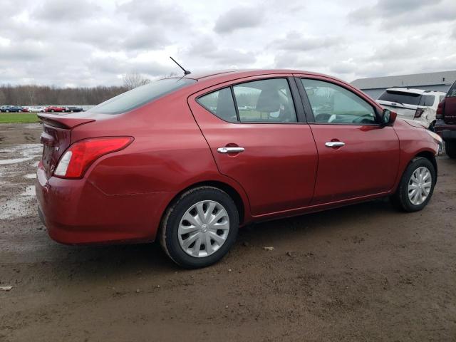  NISSAN VERSA 2018 Czerwony