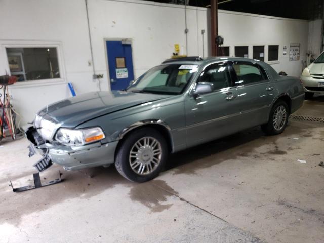 2006 Lincoln Town Car Signature Limited