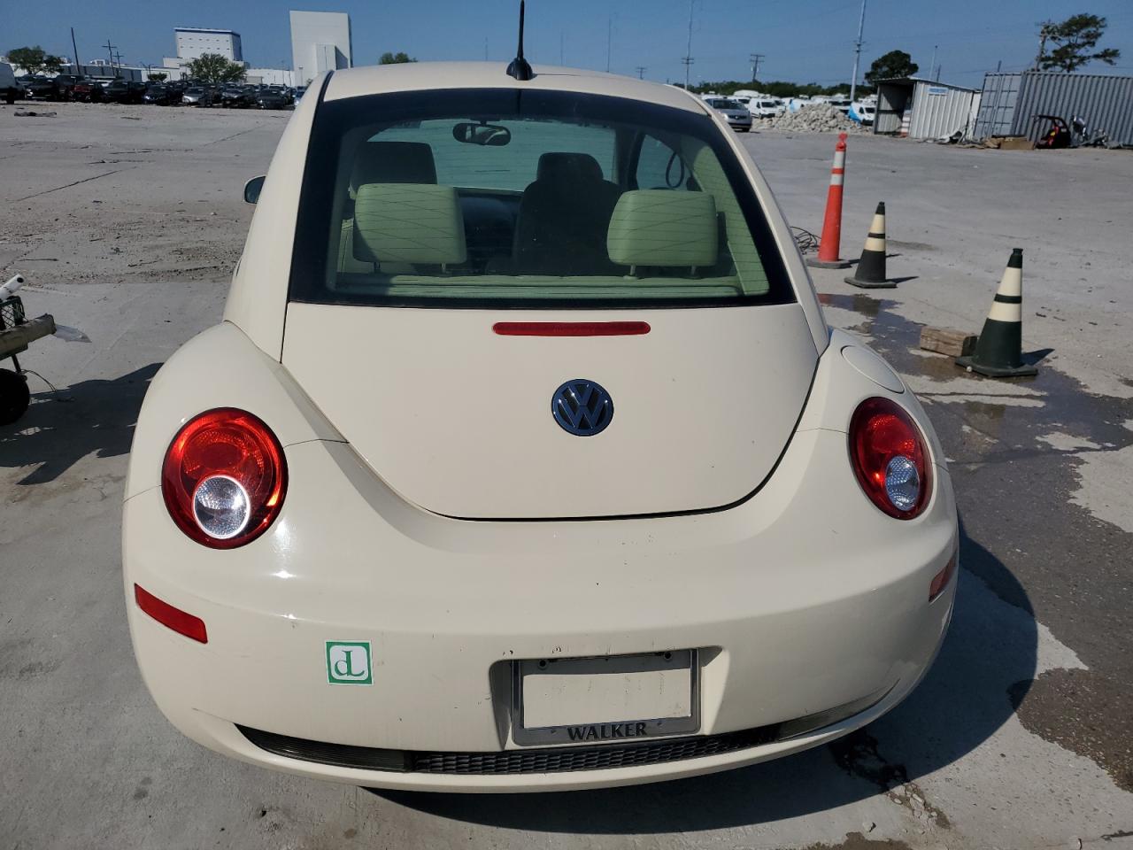 2008 Volkswagen New Beetle S VIN: 3VWPW31C28M517135 Lot: 53146495